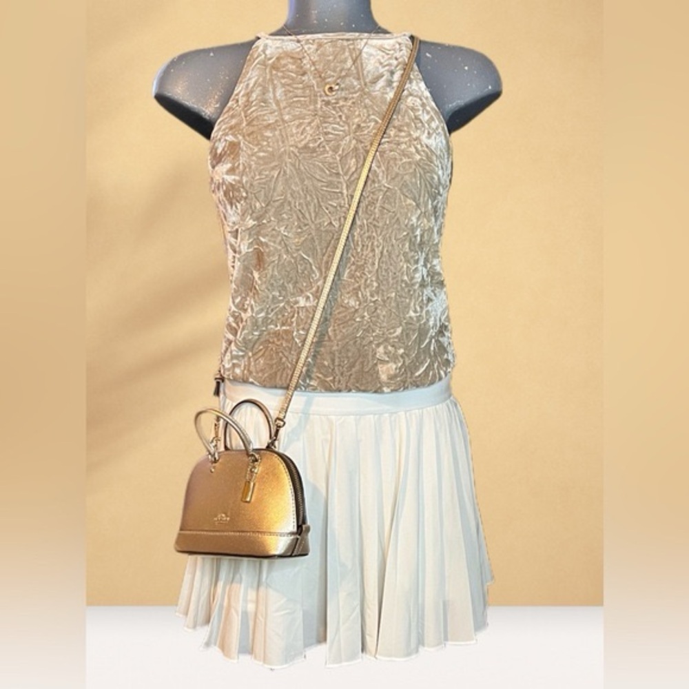 Soft Taupe Crushed Velvet High Neck Halter Top Size
Small